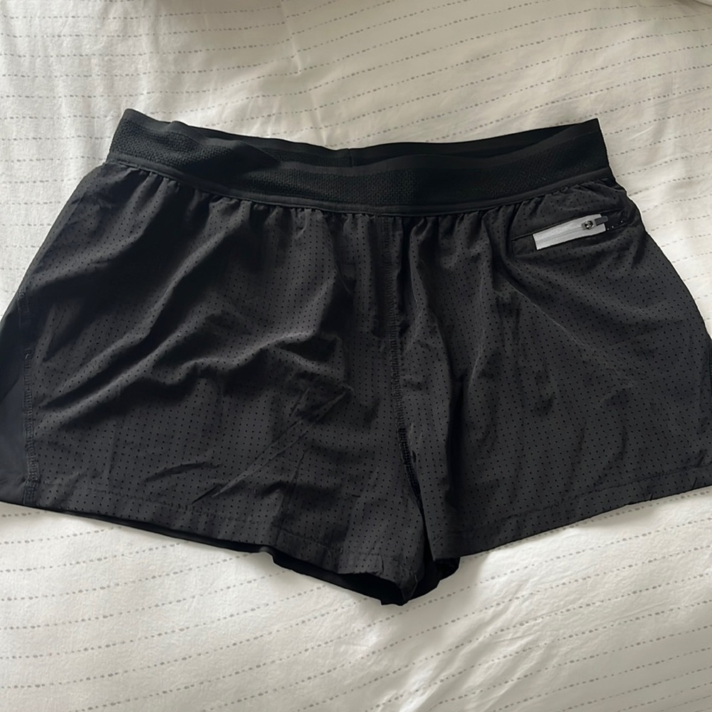 Vuori women’s shorts